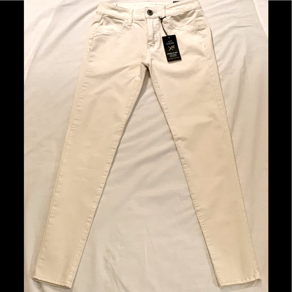 American Eagle Cream Colored Courdoroys NWT